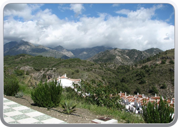 210_frigiliana_met_het_gebergte_van_de_sierra_nevada