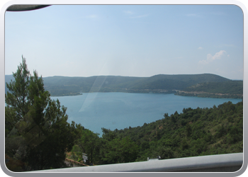 233 Langs het meer van Ste Croix de Verdon