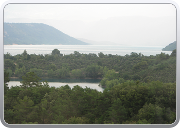 237  Langs het meer van Ste Croix de Verdon