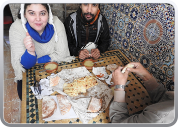029 Lokaal ontbijt in de medina van Fez (2)